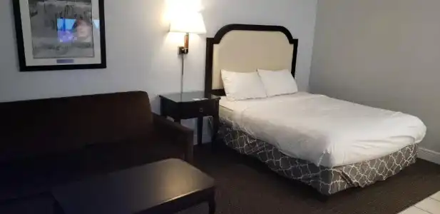 Niagara Falls Courtside Inn - 22