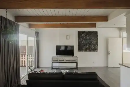 Hollywood Hills - 64