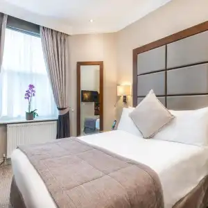 Gem Langham Court - 26