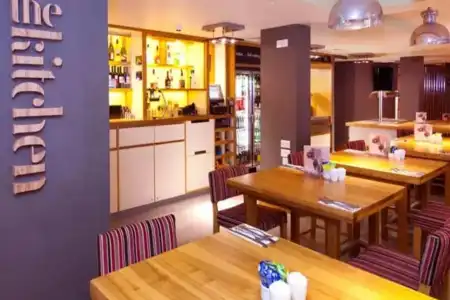 Premier Inn London Leicester Square - 5