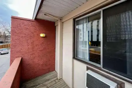 Econo Lodge Motel Village - 54