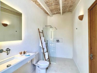 The Sea Club - 206
