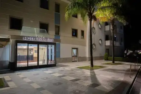 Première Pool & Resort - 0