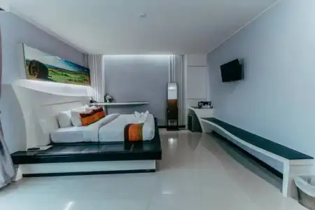 Mantra Varee - 44