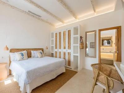 The Sea Club - 210