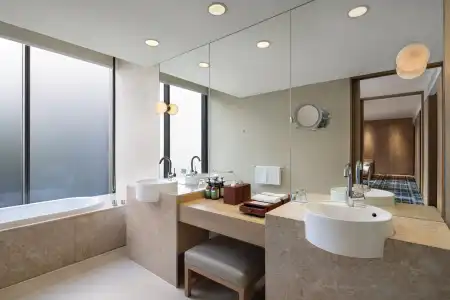 Crowne Plaza CHANGI AIRPORT by IHG - 8