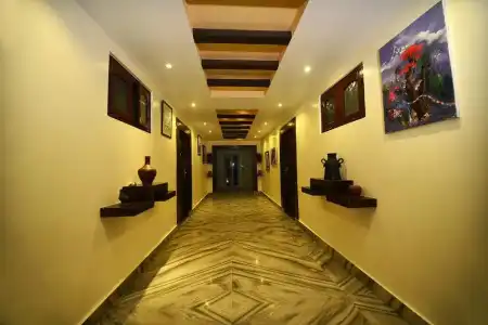 Middle Path and Spa - 40