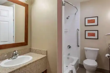 Comfort Inn & Suites Ventura Beach - 34