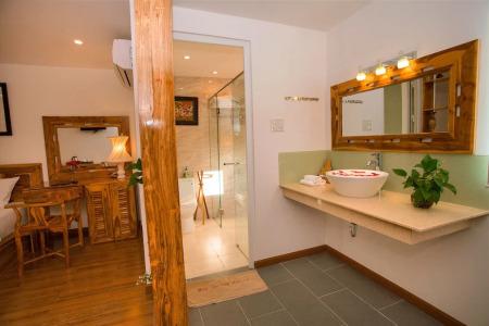 Rex and Apartment - 99