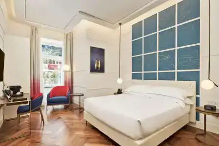 De Bonart Naples, Curio Collection by Hilton - 62