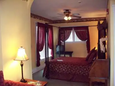 Inn at 835 Boutique - 111