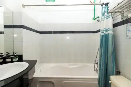 Vuon Tao Dan Near Ben Thanh Market - 120