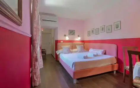 Ape Rosa Relais - 60