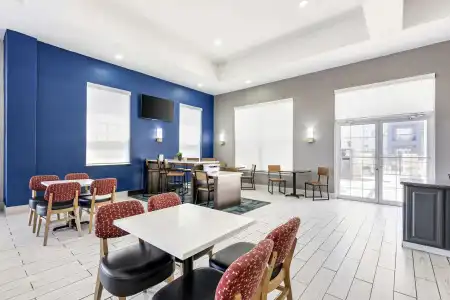 Best Western Lubbock West Inn & Suites - 2