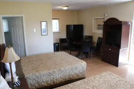 Falcon Inn - 82