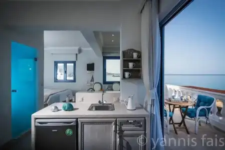 Pyrgos Blue - 170