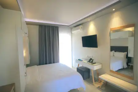 Royal and Suites - 8