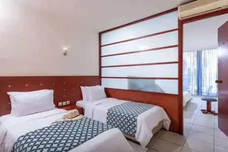 Royal & Imperial Belvedere Resort - 11