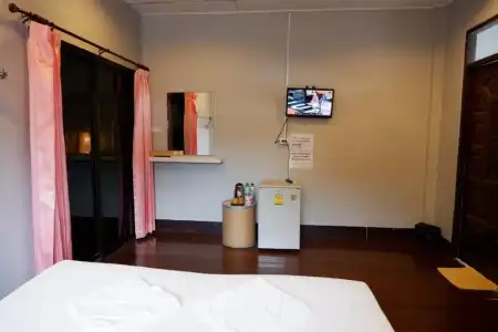 Marina Hut Guest House - 56