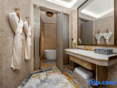 Wanda Reign Chengdu - 100