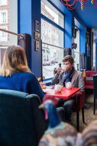 BRIT PRIVILEGE LISIEUX – La Villa des Arts - 10