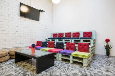 Feel Hostels Soho Malaga - 11