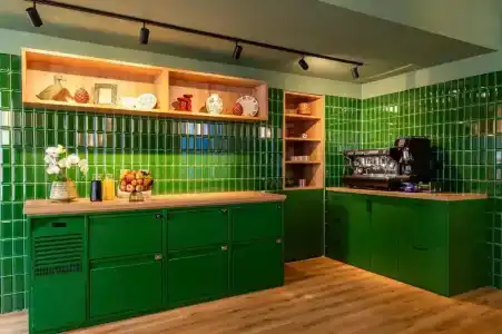 Newly Renovated Boutique Vier Jahreszeiten in the Heart of - 13