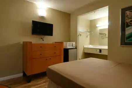 Vagabond Inn Bakersfield North - 5