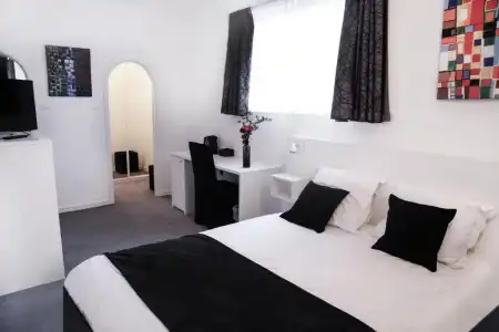 Hôtel Satellite - 39