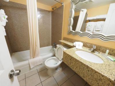 Seashire Inn & Suites - 27