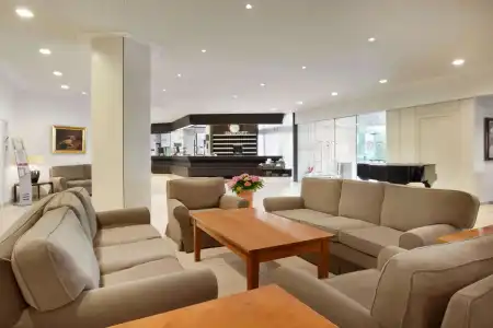 Ramada by Wyndham Nuernberg Parkhotel - 1