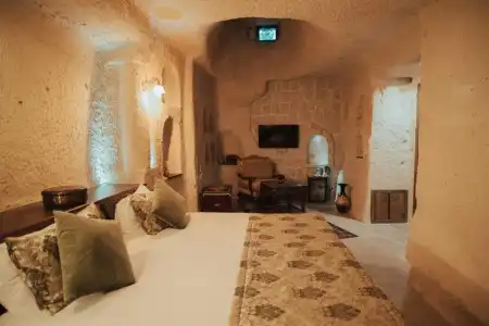 Hu of Cappadocia - 74