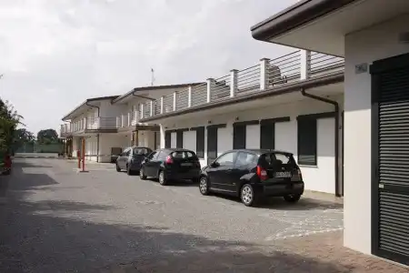 Paradise Airport - 11