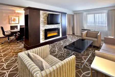 Crowne Plaza Kitchener-Waterloo by IHG - 11