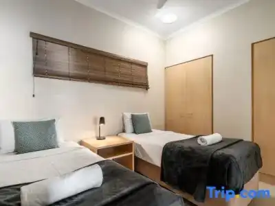 Rolling Surf Resort - 431
