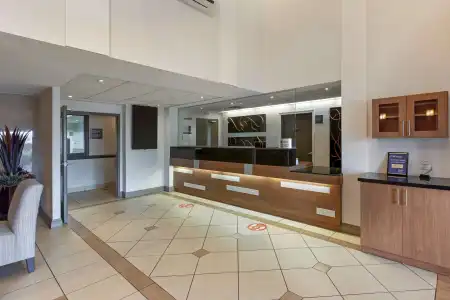 Best Western Plus Burlington Inn & Suites - 31