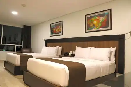 & Suites PF - 52