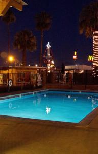 Desert Hills Motel - 15