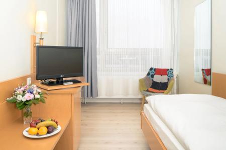 Astor Kiel by Campanile - 3