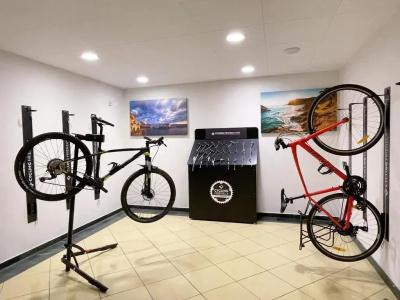Helios Lloret - 25
