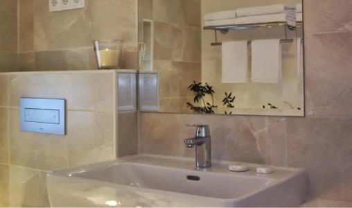 Refresh Boutique Apartments - 42