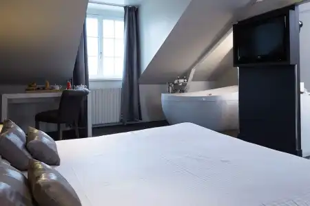 Best Western Le Cheval Blanc - Vieux Port - 181