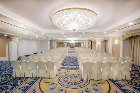 Grand Excelsior - Bur Dubai - 33