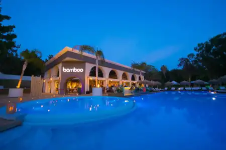 Bamboo Suites Adults Only - 11
