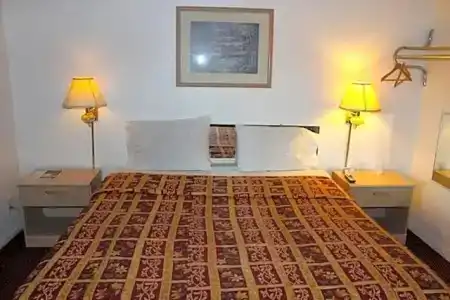 Beacon Inn Motel - 17