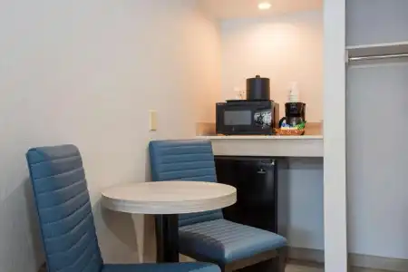 SureStay by Best Western Santa Monica - 90