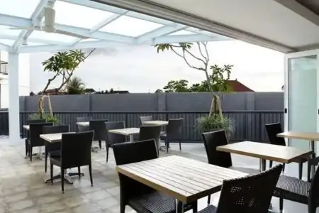 Amaris Teuku Umar - 18