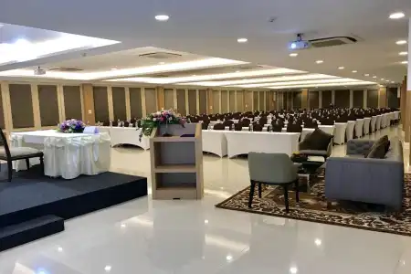 S Bangkok, Navamin - 12