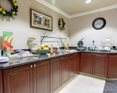 Holiday Inn Express & Suites Mountain View Silicon Valley by IHG - 18