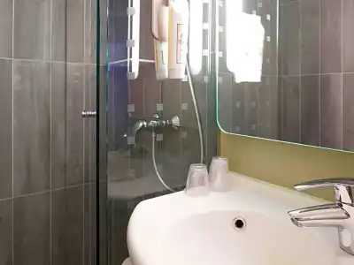 Ibis Paris Canal Saint Martin - 45